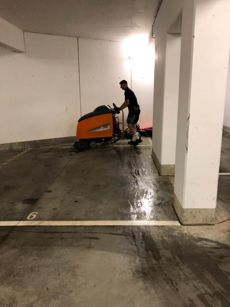 Garagenreinigung Wien · Tiefgarage · eigene Aufnahmen — Bling Bling Premium Reinigung